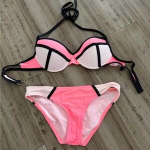 Women’s Pink Contrast Trim Bikini Set - Black Trim